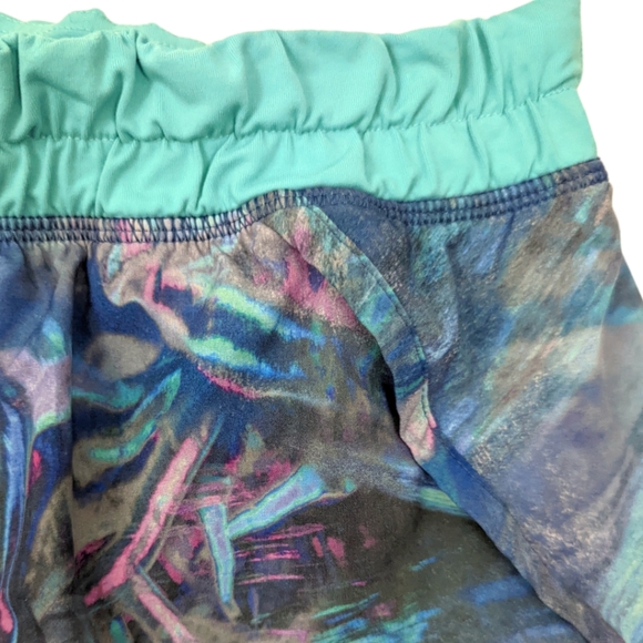 Ivivva Lululemon Girls Lightning Stride Athletic Shorts Sz 14 Blue Workout Cheer - Picture 2 of 9